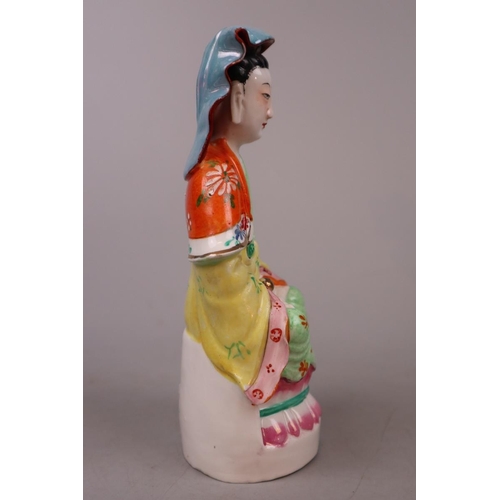 198 - Collection of Oriental china to include a Guanyin figurine and 2 others - Approx height of tallest: ... 