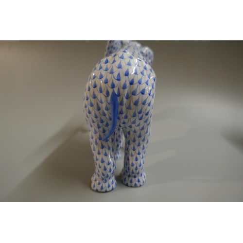 210 - Herend hand painted elephant - Approx height: 16cm