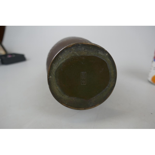 221 - Antique Japanese bronze vase signed - Approx height: 31cm