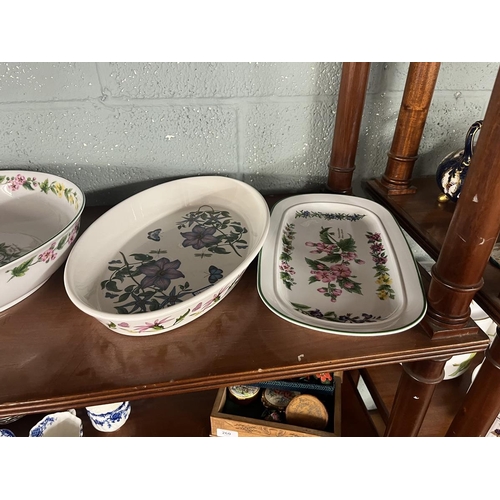 261 - Serving bowls and dishes to include Royal Worcester and Portmeirion