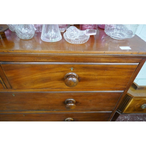 366 - Good Victorian mahogany chest of 2 over 3 drawers on bracket feet - Approx size W: 117cm D: 55cm H: ... 