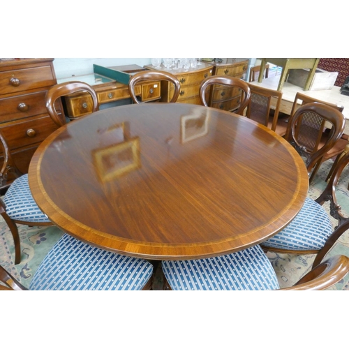 368 - Good quality reproduction circular mahogany dining table with 8 balloon back chairsTable diameter ap... 