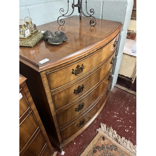 373 - Pair of good quality mahogany bow front chests of 4 drawers - Approx size W: 79cm D: 53cm H: 78cm