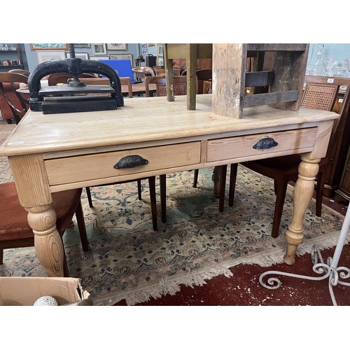 379 - Pine farmhouse table with 2 drawersL: 122cm W:87cm H:77cm approx