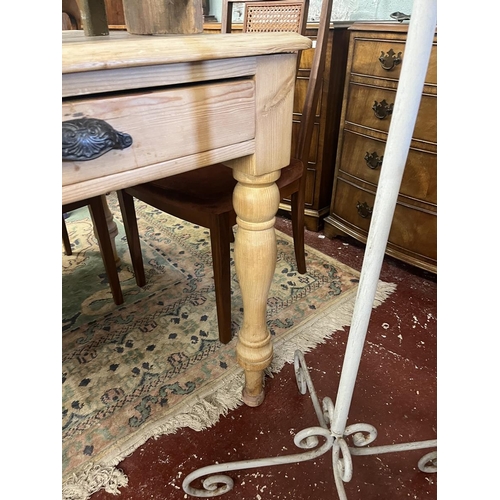 379 - Pine farmhouse table with 2 drawersL: 122cm W:87cm H:77cm approx