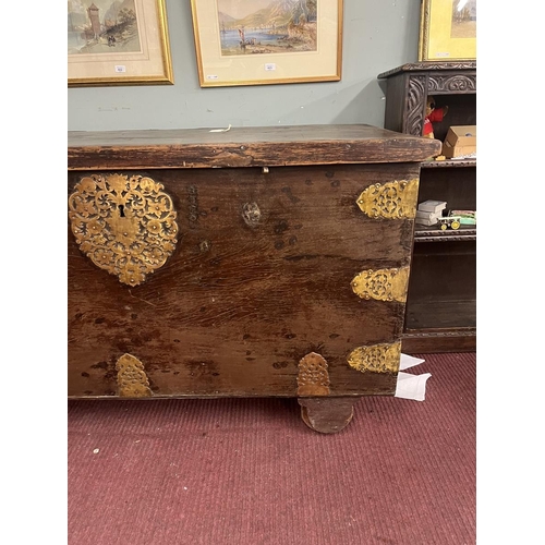 420 - Early antique oak chest - Approx size W: 145cm D: 74cm H: 87cm