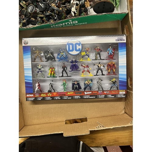 453 - Quantity of War-games figures