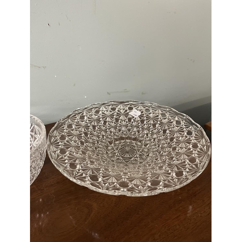 457 - Collection of glassware