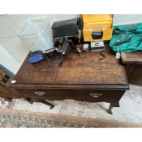 470 - Antique oak side table - Approx size W: 92cm D: 57cm H: 85cm