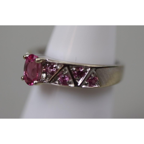 53 - 9ct white gold pink sapphire set ring - Size L