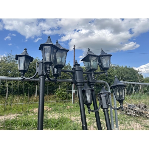 256 - Outdoor garden lamp posts