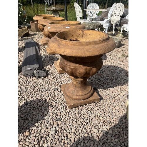 259 - Set of 4 pedestal planters - Approx height: 62cm