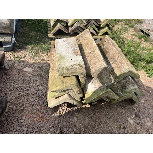 285 - 2 pallets of Cotswold stone ridgestones approx 50ft