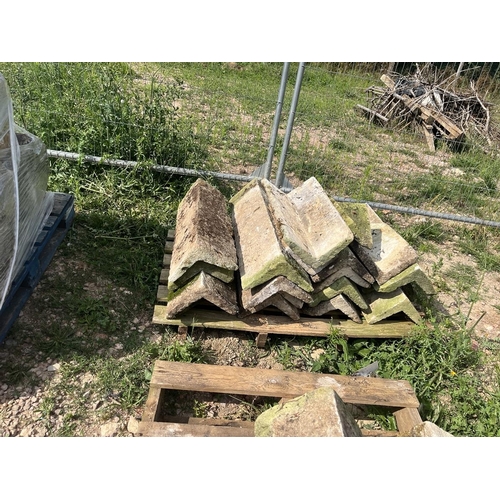 285 - 2 pallets of Cotswold stone ridgestones approx 50ft