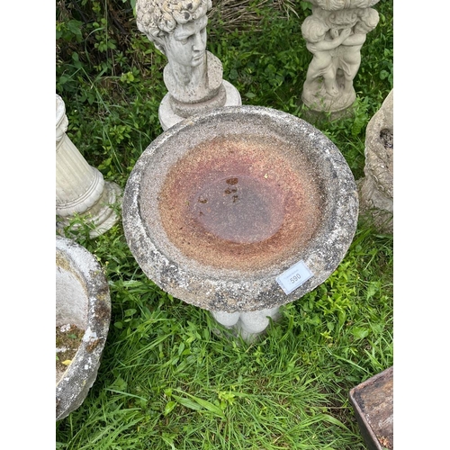 590 - Stone birdbath