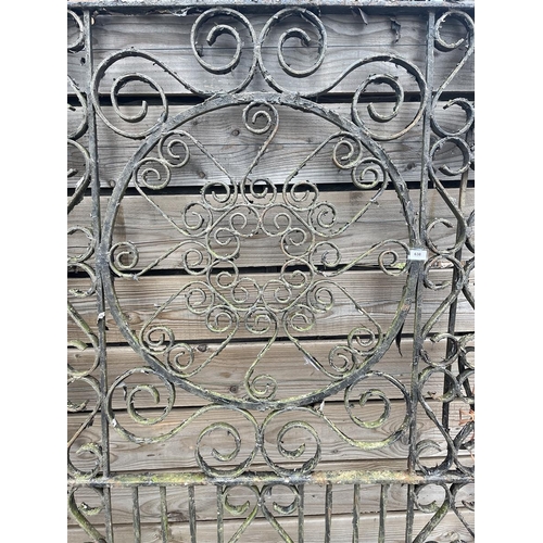 638 - Pair of large and impressive antique driveway gates - Approx width: 252cm