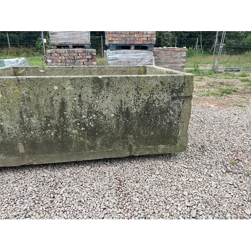 644 - Very large antique stone trough - Approx size: W: 200cm D: 136cm H: 73cm