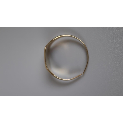 103 - 3 x 9ct gold rings - Approx weight 7.4g