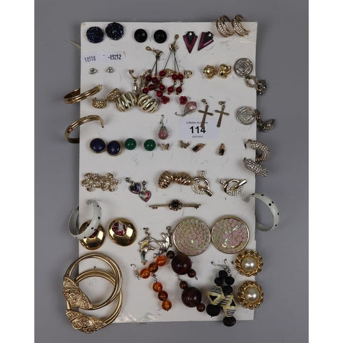 114 - Collection of costume jewellery