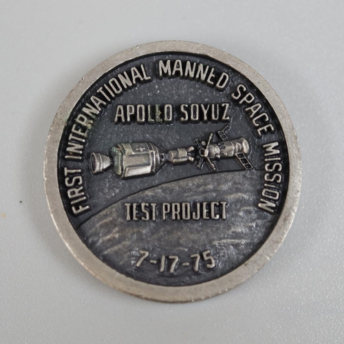 146 - First international manned space mission - Apollo Soyuz medallion