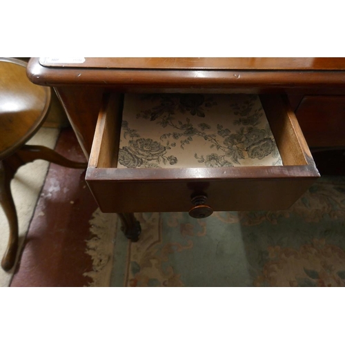 247 - Reeded leg Victorian desk - Approx size: Width 120cm Depth 54cm Height 80cm