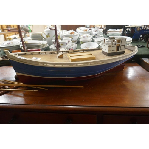 248 - 2 model boats