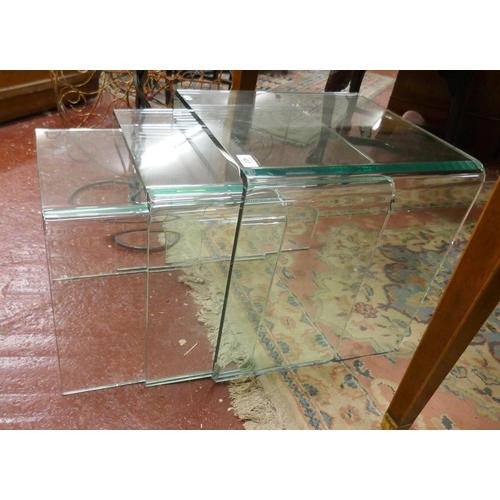 437 - Nest of 3 contemporary glass tables