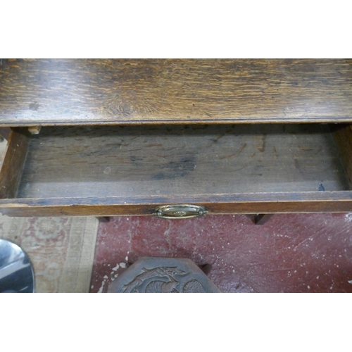 461 - Antique oak lowboy – Length 74cm, Depth 51cm, Height 72cm