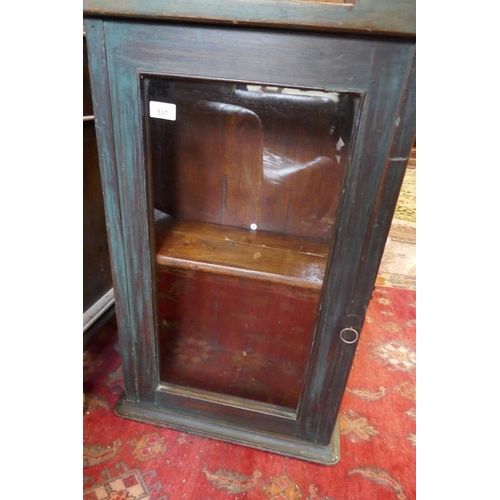 537 - Glazed display cabinet