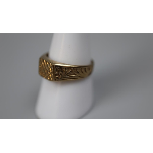 96 - 9ct gold ring - Approx weight 3.27g - Size Q