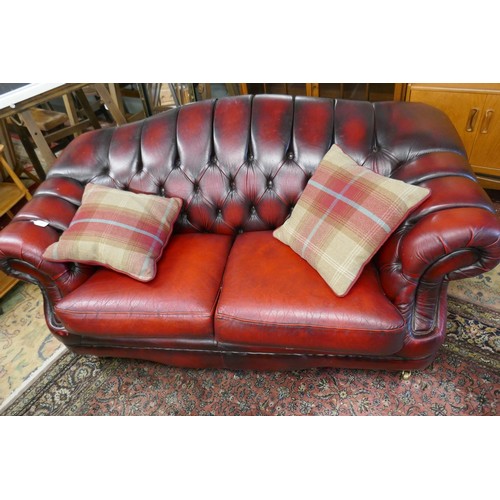 333 - Good quality ox-blood red leather Chesterfield sofa - L: 180cm W: 88cm H: 86cm approx