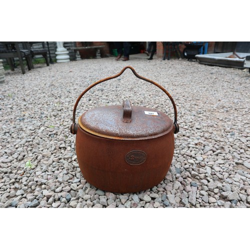 591 - 3 cast iron cooking pots