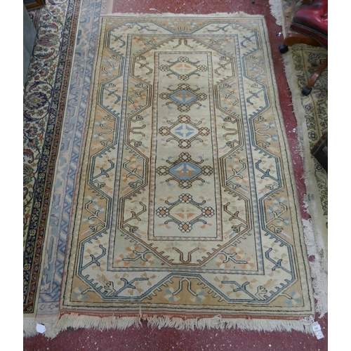 299 - Handmade Persian tribal rug - Approx size: 206cm x 121cm