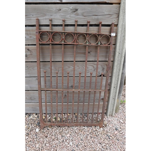 386 - Heavy metal cast iron gate