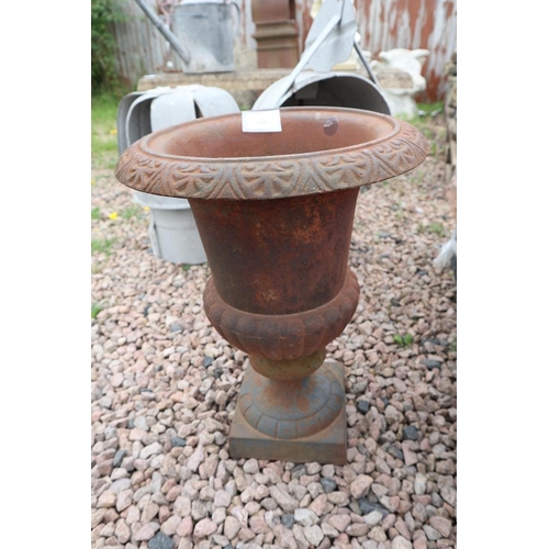 394 - Cast iron pedestal planter - Approx height: 44cm