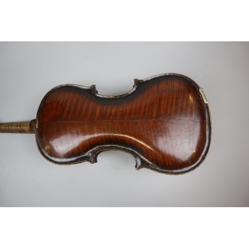 171 - Vionlin in case - Model of Jacob Stainer with 2 bows