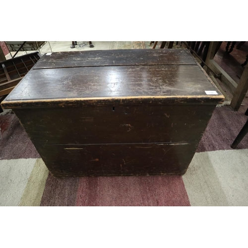 196 - Pine chest - Approx size: W: 76cm D: 46cm H: 54cm