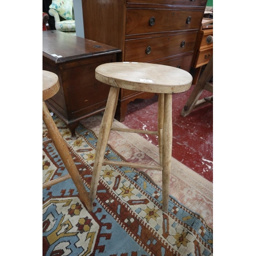 212 - 2 wooden stools