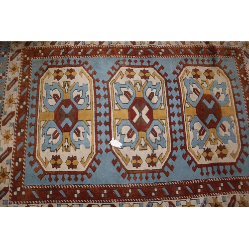 213 - Good quality hand woven rug - Approx size: 184cm x 131cm