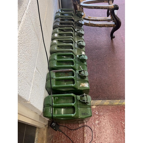 253 - 7 x 20ltr jerry cans