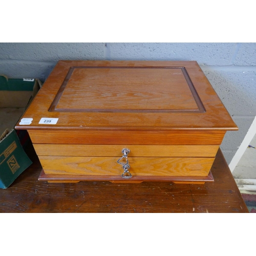 335 - Fine quality canteen of cutlery by SBW in wooden chest (as new)