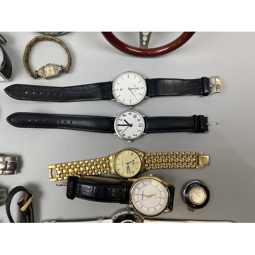 64 - Collection of watches