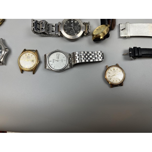 64 - Collection of watches