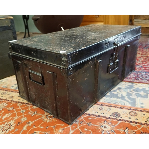 402 - Metal trunk