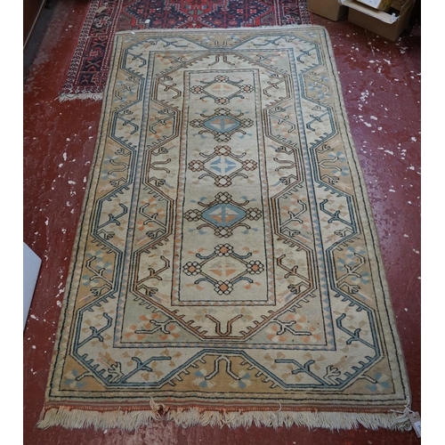 431 - Handmade Persian tribal rug - Approx size: 206cm x 121cm