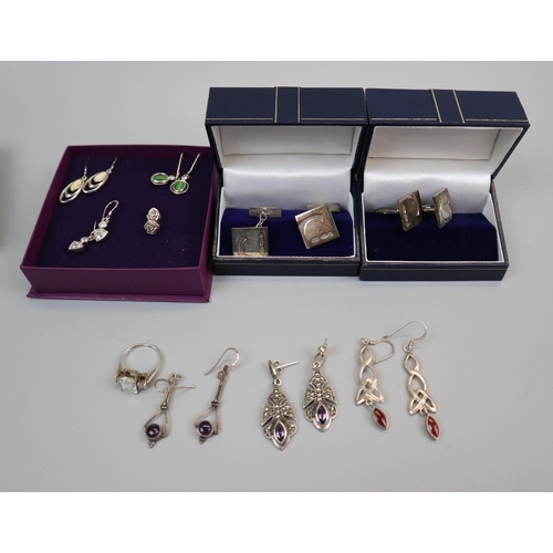 78 - Collection of silver jewellery to include rings, earrings etc