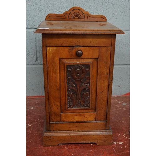 297 - Antique mahogany purdonium