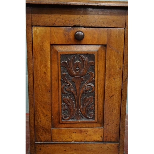 297 - Antique mahogany purdonium