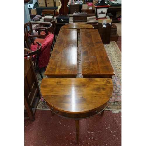 388 - 4 piece separating dining table - Approx. overall length 305cm