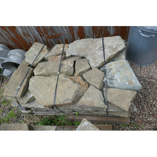 470 - 2 pallets York stone crazy paving/cuts approx 8sqm